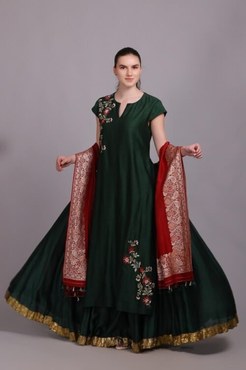 Emerald green embroidered kurta with crincle skirt set – M7/13