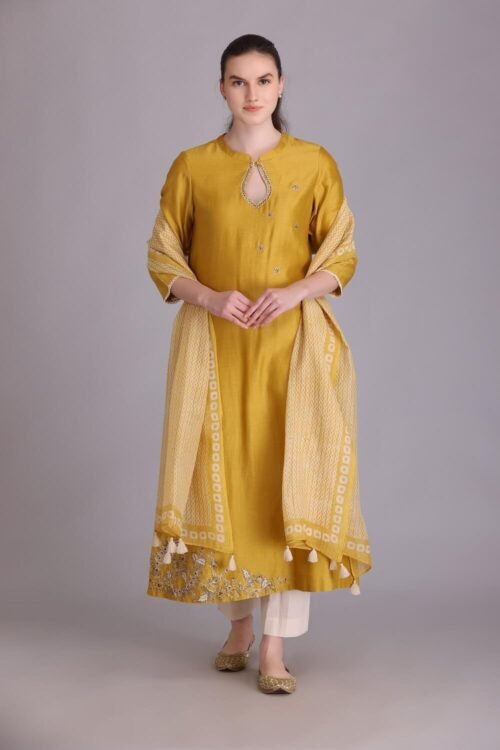 Yellow embroidered kurta set – M6/02