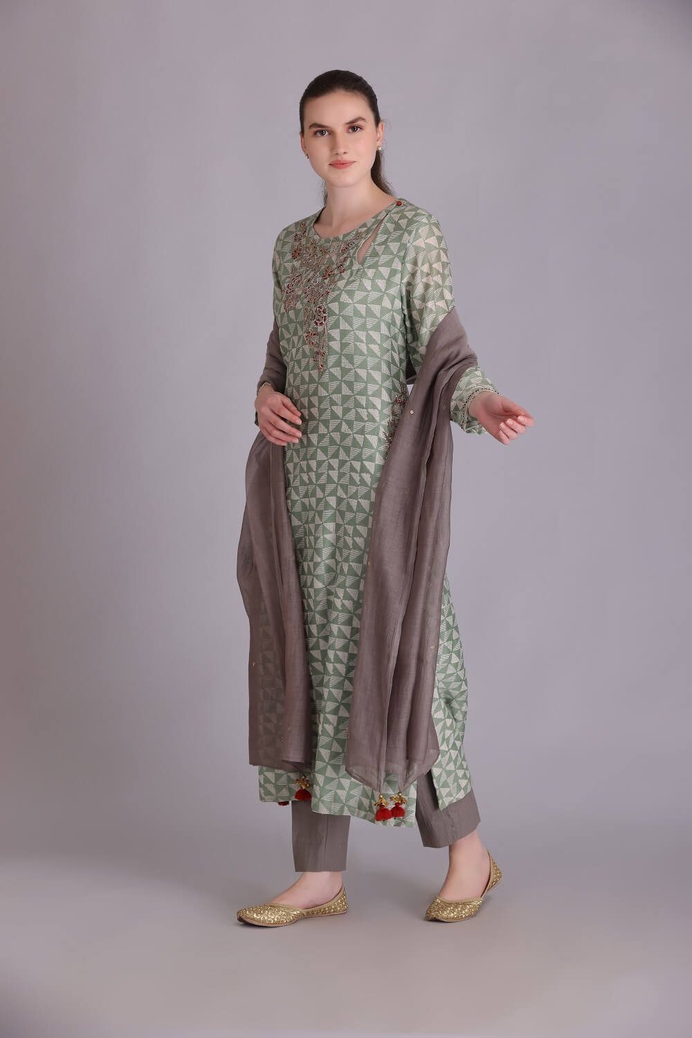 Sage Green embroidered kurta set – M6/04