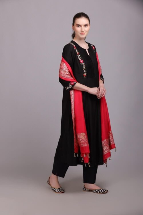 Black embroidered kurta Set – M7/11D